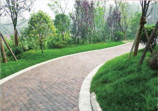 園林道路應(yīng)該鋪什么磚好？